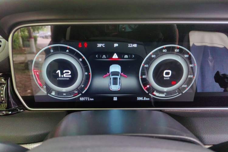 Used Hongqi HS5 2022 2.0T Smart Connect Flagship All-Wheel-Drive Version Instrument Cluster