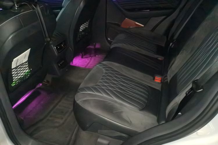 Used Hongqi HS5 2022 Facelifted Version 2.0T Smart Connect Flagship All-Wheel-Drive Edition Left Rear Seat