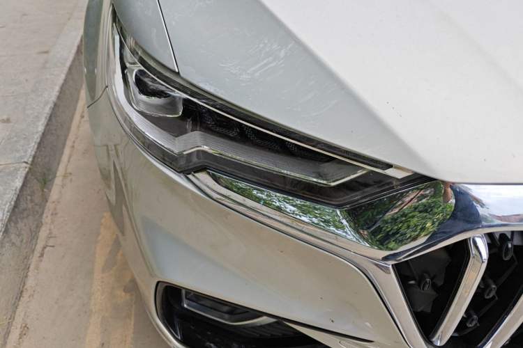 Used Hongqi HS5 2022 Facelifted Version 2.0T Smart Connect Flagship All-Wheel-Drive Edition Right Front Headlight