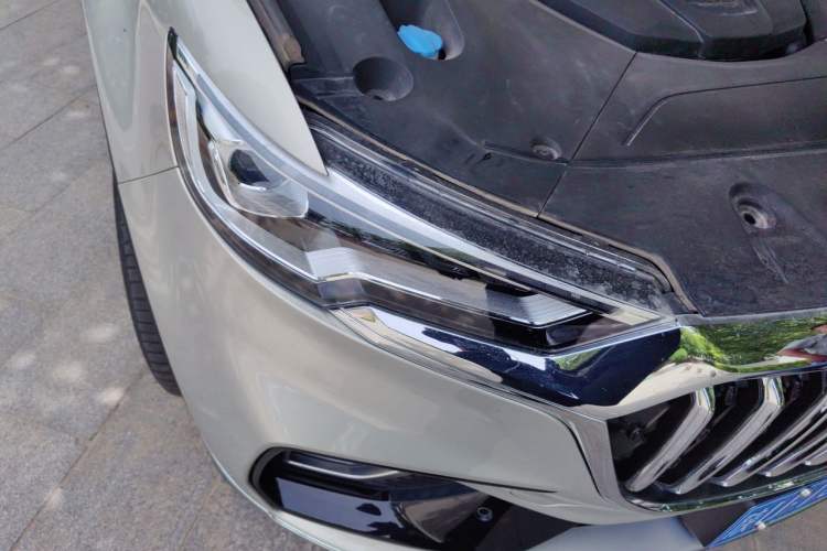 Used Hongqi HS5 2022 2.0T Smart Connect Flagship All-Wheel-Drive Version Right Front Headlight