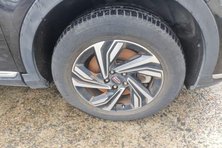 Used Hongqi HS5 2022 Revised Version 2.0T Smart Connect Flagship Edition Right Front Wheel Hub