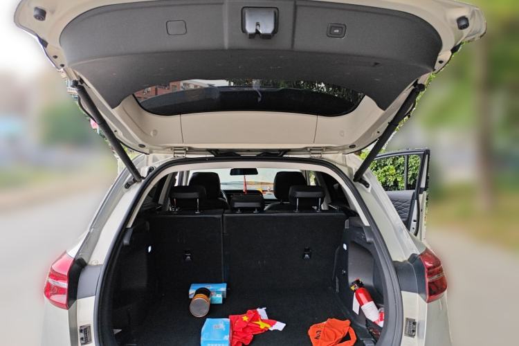 Used Hongqi HS5 2022 Facelifted Version 2.0T Smart Connect Flagship All-Wheel-Drive Edition Trunk