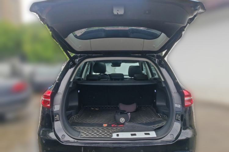 Used Hongqi HS5 2022 Revised Version 2.0T Smart Connect Flagship Edition Trunk