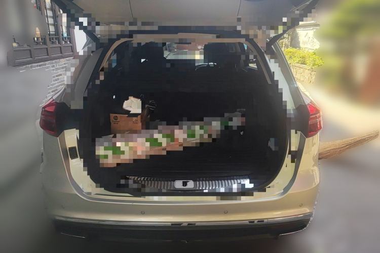 Used Hongqi HS5 2022 Revised Version 2.0T Smart Connect Flagship Edition Trunk