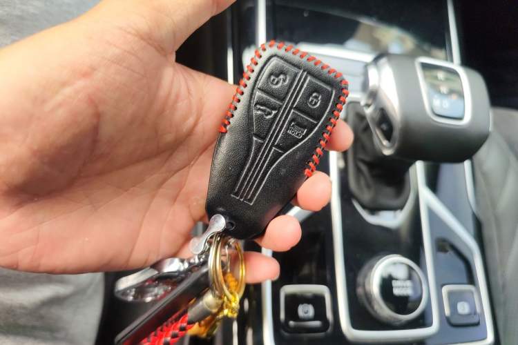 Used Hongqi HS5 2022 Revised Version 2.0T Smart Connect Flagship Edition Vehicle Key