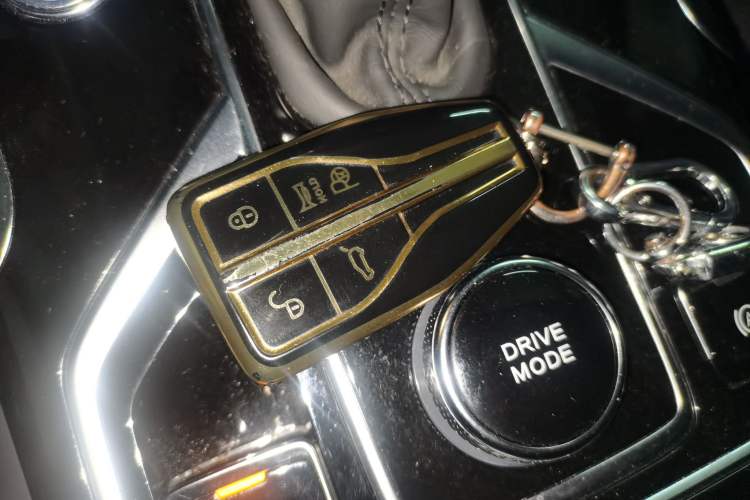 Used Hongqi HS5 2022 Facelifted Version 2.0T Smart Connect Flagship All-Wheel-Drive Edition Vehicle Key