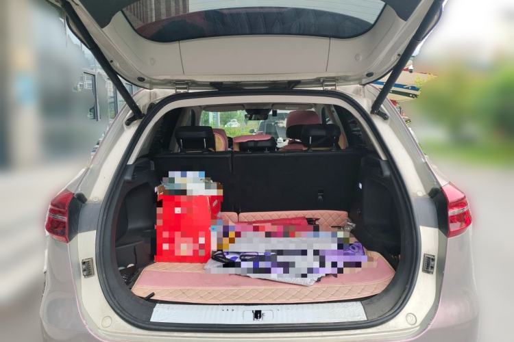 Used Hongqi HS5 2022 Facelifted Version 2.0T Smart Connect Flagship All-Wheel-Drive Edition Trunk