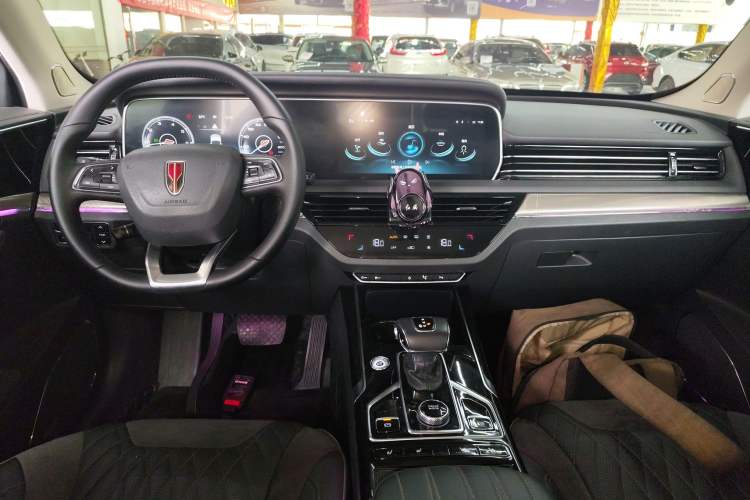 Used Hongqi HS5 2022 Facelifted Version 2.0T Smart Connect Flagship All-Wheel-Drive Edition Audio And AC Panel