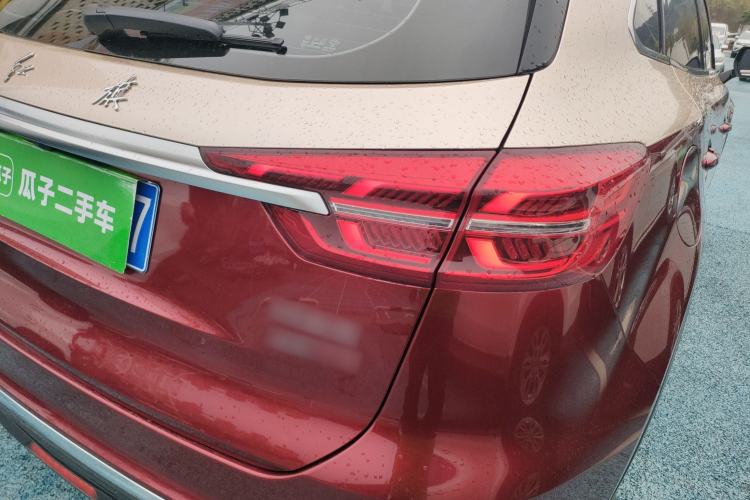 Used Hongqi HS5 2022 Revised Version 2.0T Smart Connect Flagship Edition Exterior 3
