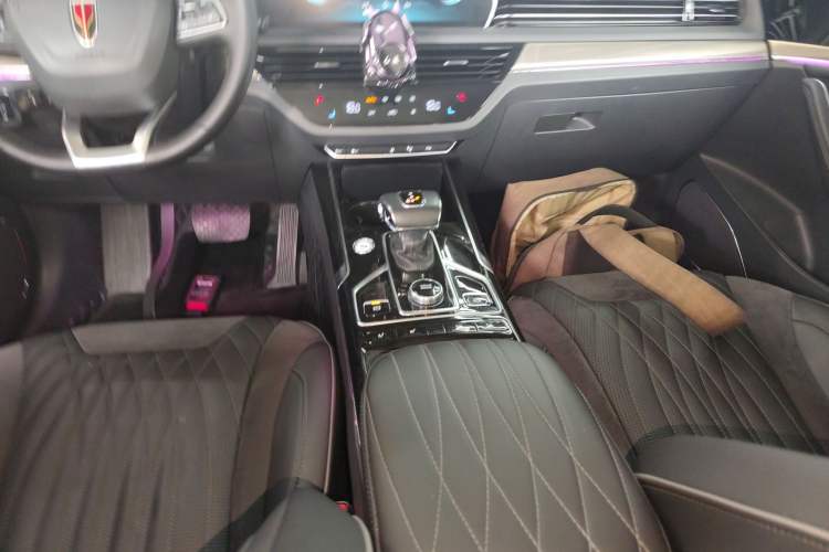 Used Hongqi HS5 2022 Facelifted Version 2.0T Smart Connect Flagship All-Wheel-Drive Edition Gear Lever