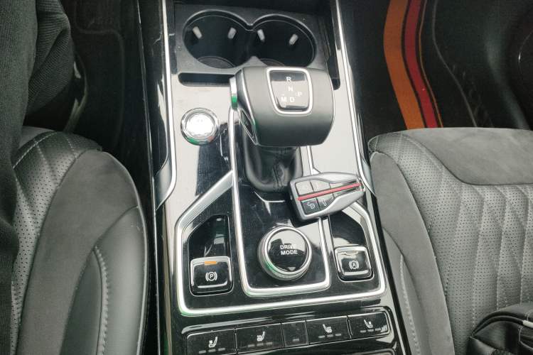 Used Hongqi HS5 2022 Revised Version 2.0T Smart Connect Flagship Edition Gear Lever