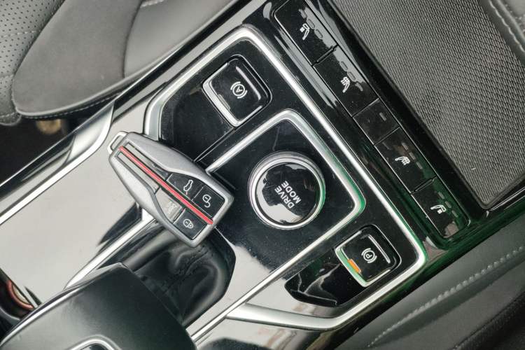 Used Hongqi HS5 2022 Revised Version 2.0T Smart Connect Flagship Edition Interior 1