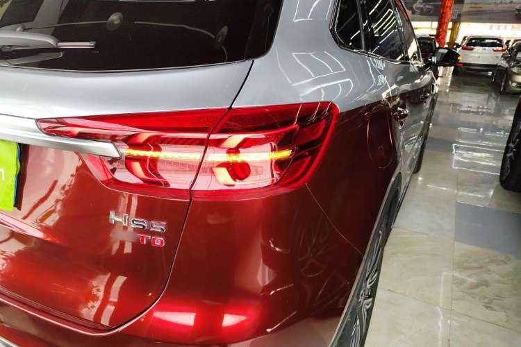 Used Hongqi HS5 2022 Facelifted Version 2.0T Smart Connect Flagship All-Wheel-Drive Edition Right Rear Taillight