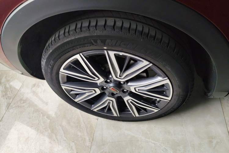 Used Hongqi HS5 2022 Facelifted Version 2.0T Smart Connect Flagship All-Wheel-Drive Edition Right Rear Wheel Hub