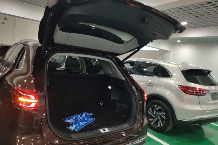 Used Hongqi HS5 2022 Facelifted Version 2.0T Smart Connect Flagship All-Wheel-Drive Edition Trunk