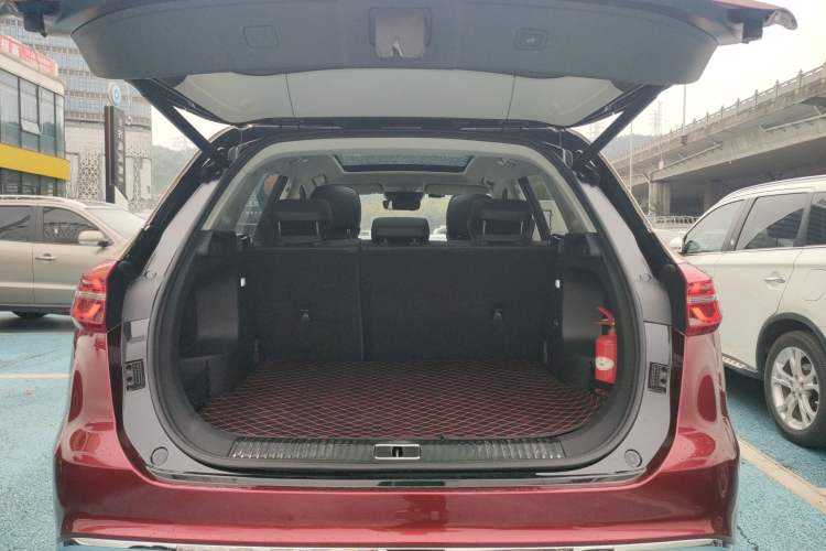 Used Hongqi HS5 2022 Revised Version 2.0T Smart Connect Flagship Edition Trunk