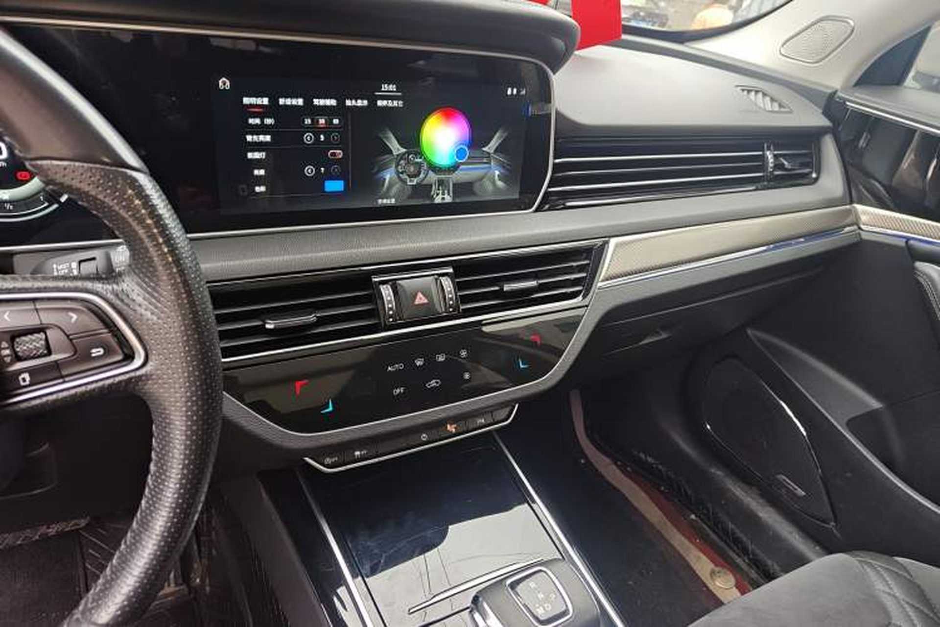 Used Hongqi HS5 2022 2.0T Smart Connect Flagship Edition Audio And AC Panel