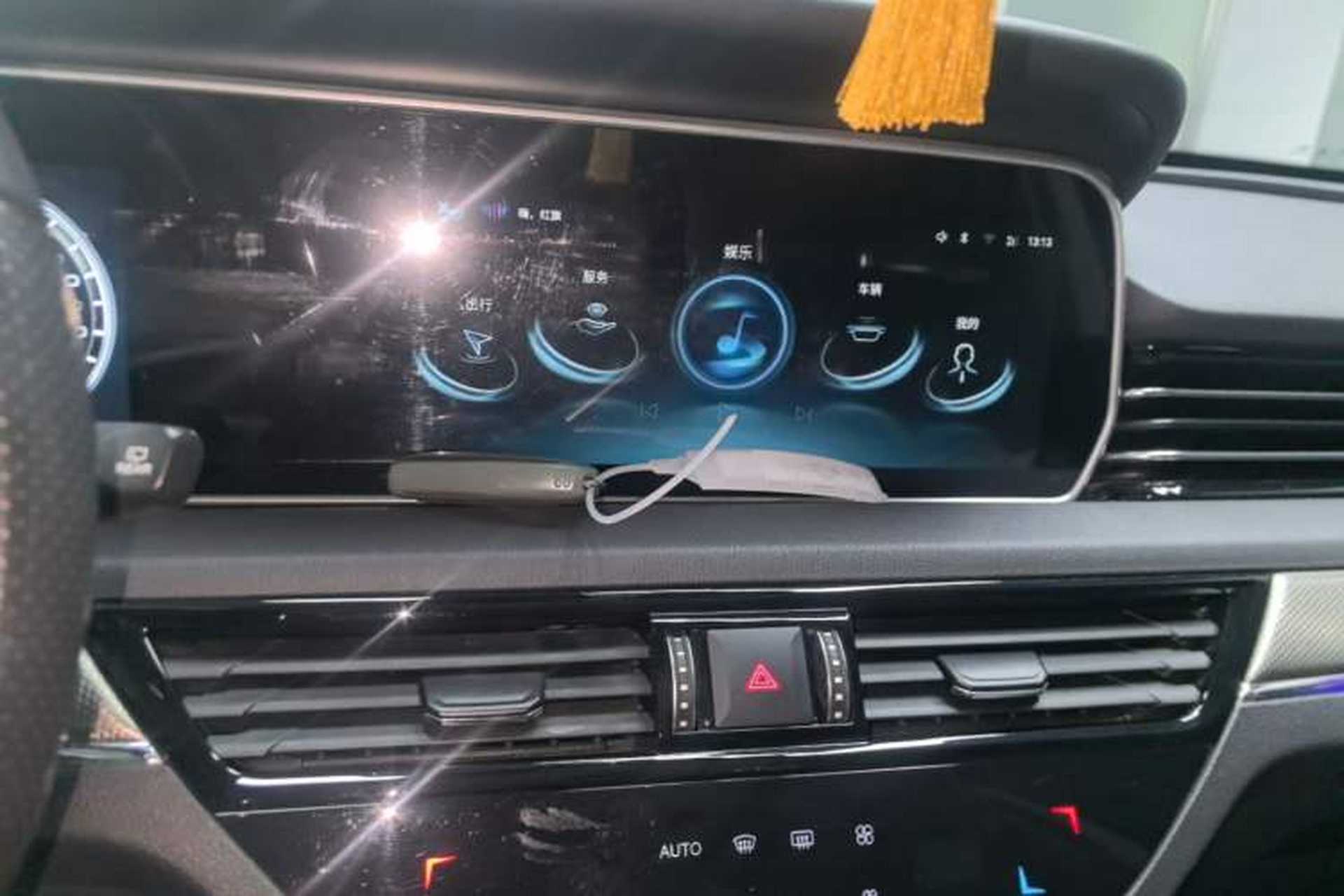 Used Hongqi HS5 2022 Revised Version 2.0T Smart Connect Flagship Edition Audio And AC Panel