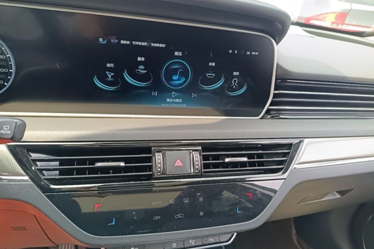 Used Hongqi HS5 2022 Facelifted Version 2.0T Smart Connect Flagship All-Wheel-Drive Edition Audio And AC Panel