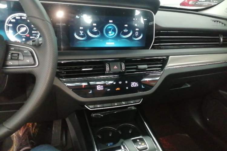 Used Hongqi HS5 2022 Revised Version 2.0T Smart Connect Flagship Edition Audio And AC Panel