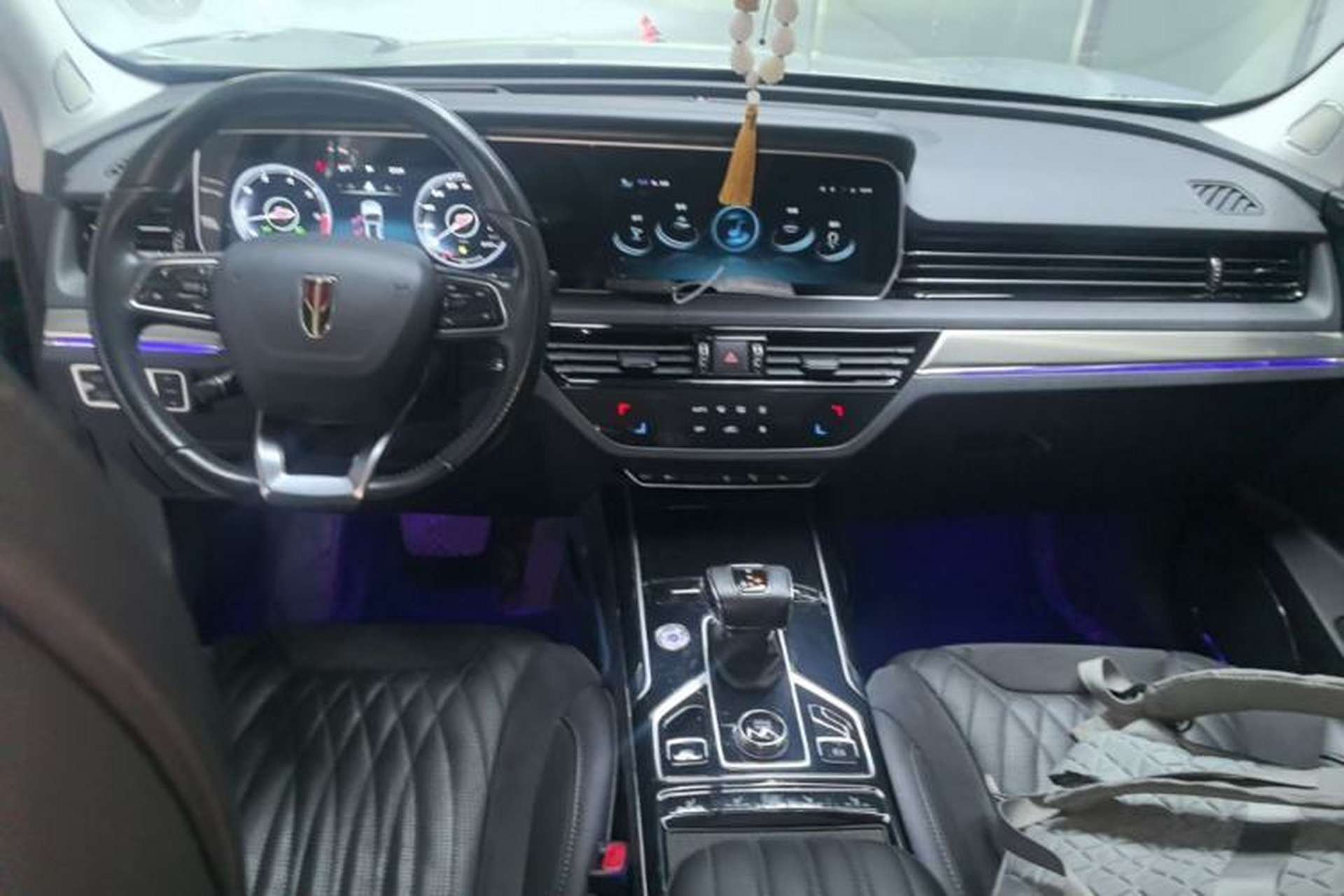 Used Hongqi HS5 2022 Revised Version 2.0T Smart Connect Flagship Edition Center Console