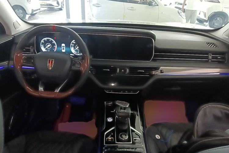 Used Hongqi HS5 2022 Facelifted Version 2.0T Smart Connect Flagship All-Wheel-Drive Edition Center Console