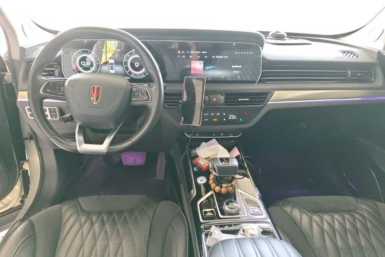 Used Hongqi HS5 2022 Facelifted Version 2.0T Smart Connect Flagship All-Wheel-Drive Edition Center Console