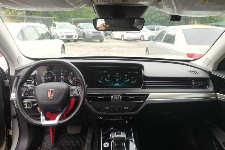 Used Hongqi HS5 2022 Facelifted Version 2.0T Smart Connect Flagship All-Wheel-Drive Edition Center Console