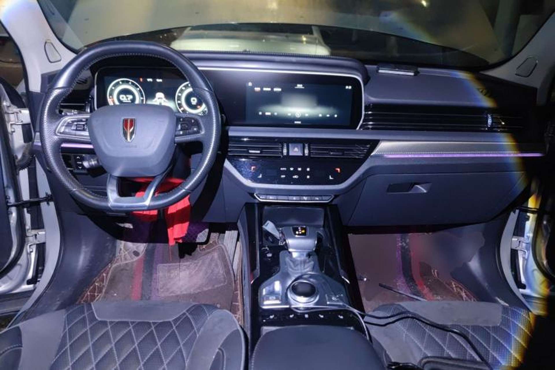 Used Hongqi HS5 2022 2.0T Smart Connect Flagship Edition Center Console
