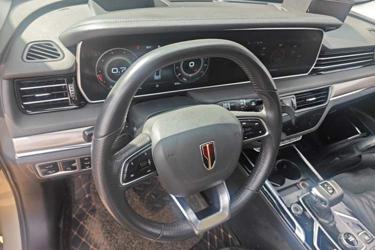 Used Hongqi HS5 2022 Facelifted Version 2.0T Smart Connect Flagship All-Wheel-Drive Edition Center Console