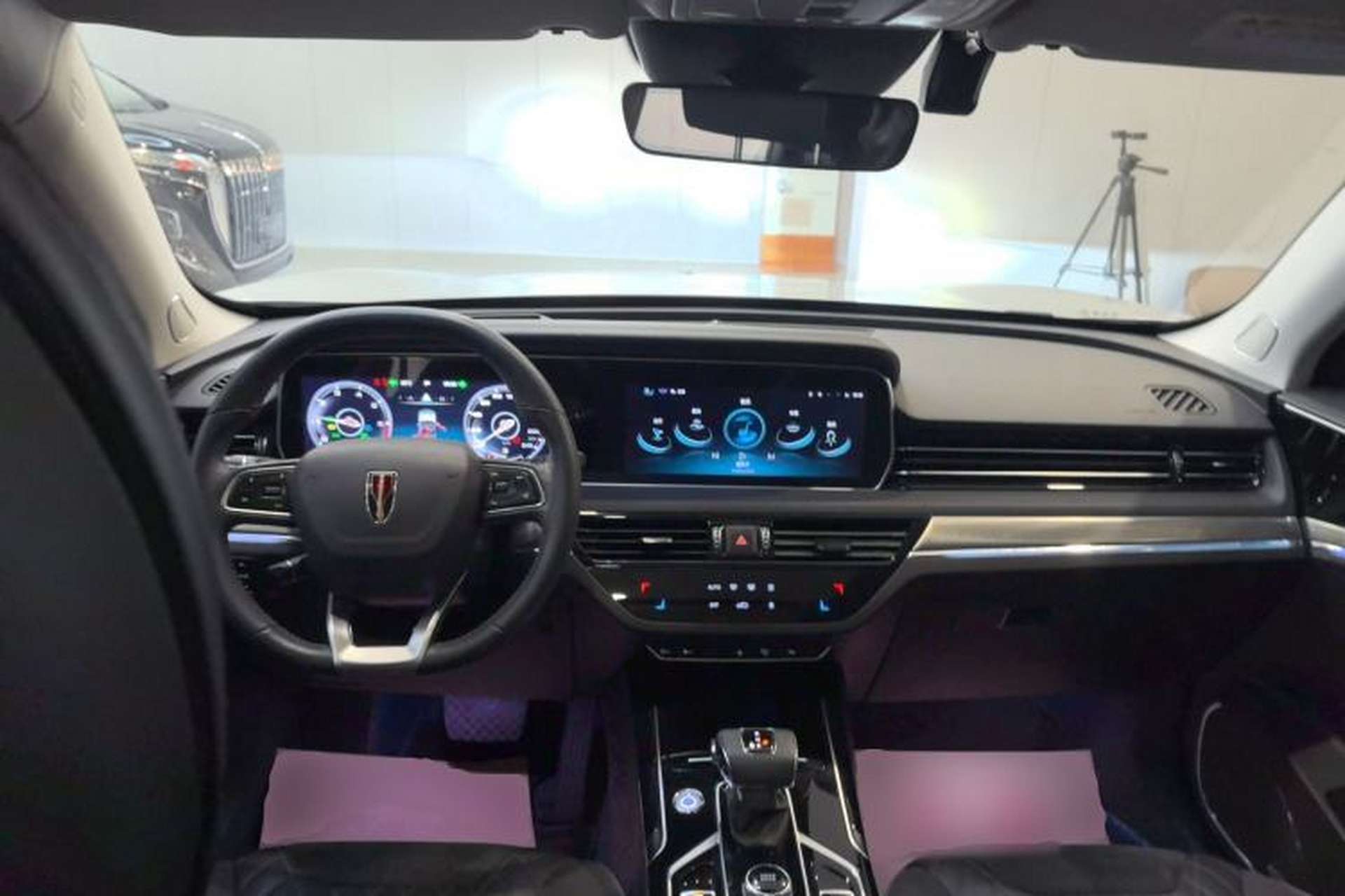 Used Hongqi HS5 2022 Facelifted Version 2.0T Smart Connect Flagship All-Wheel-Drive Edition Center Console
