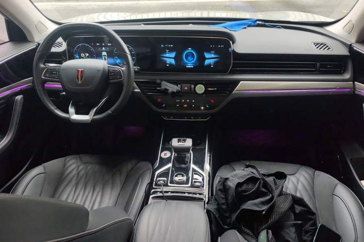 Used Hongqi HS5 2022 Revised Version 2.0T Smart Connect Flagship Edition Center Console