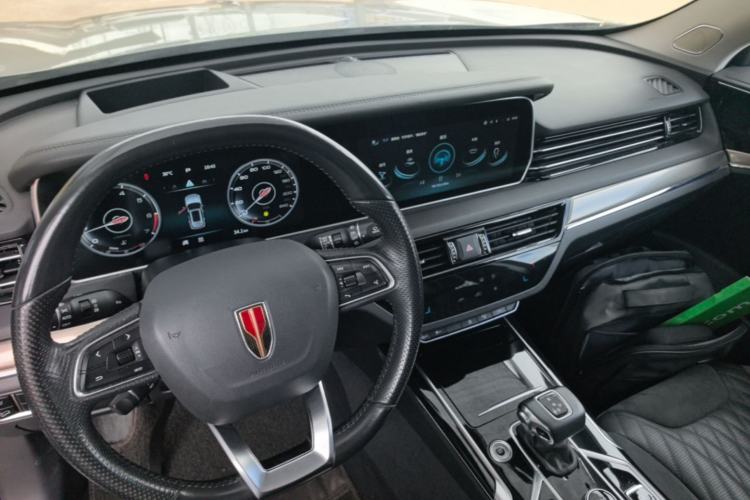 Used Hongqi HS5 2022 Facelifted Version 2.0T Smart Connect Flagship All-Wheel-Drive Edition Center Console