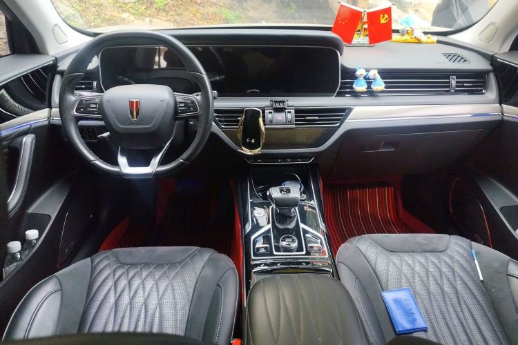 Used Hongqi HS5 2022 Facelifted Version 2.0T Smart Connect Flagship All-Wheel-Drive Edition Center Console