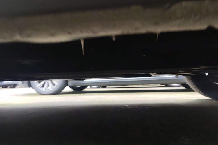 Used Hongqi HS5 2022 Revised Version 2.0T Smart Connect Flagship Edition Chassis Rear Left