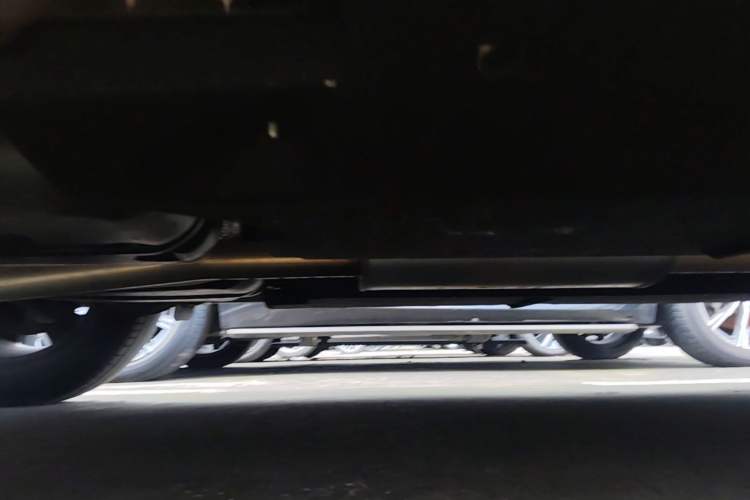 Used Hongqi HS5 2022 Revised Version 2.0T Smart Connect Flagship Edition Chassis Rear Right