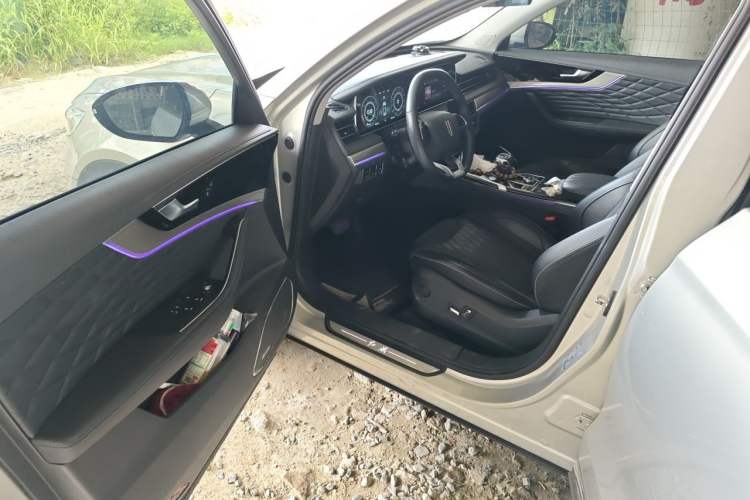 Used Hongqi HS5 2022 Facelifted Version 2.0T Smart Connect Flagship All-Wheel-Drive Edition Driver Seat