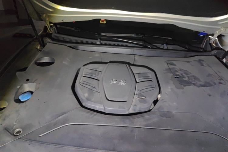 Used Hongqi HS5 2022 Revised Version 2.0T Smart Connect Flagship Edition Engine Bay