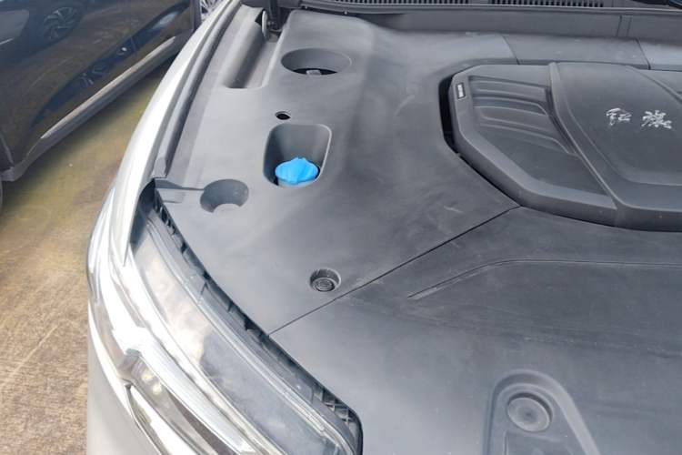 Used Hongqi HS5 2022 Revised Version 2.0T Smart Connect Flagship Edition Engine Bay Right