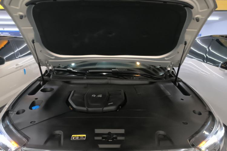 Used Hongqi HS5 2022 Revised Version 2.0T Smart Connect Flagship Edition Engine Bay