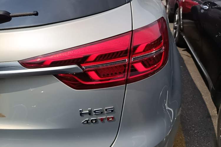 Used Hongqi HS5 2022 Facelifted Version 2.0T Smart Connect Flagship All-Wheel-Drive Edition Exterior 3
