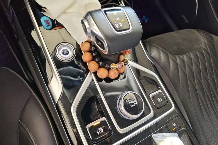 Used Hongqi HS5 2022 Facelifted Version 2.0T Smart Connect Flagship All-Wheel-Drive Edition Gear Lever