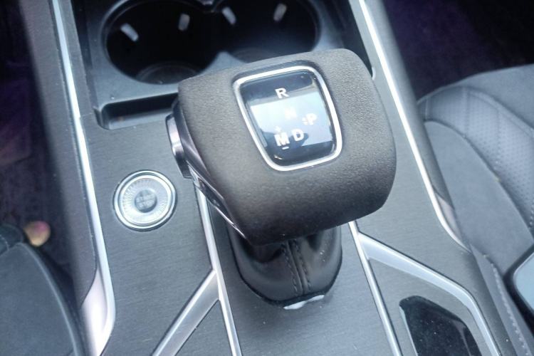 Used Hongqi HS5 2022 Revised Version 2.0T Smart Connect Flagship Edition Gear Lever