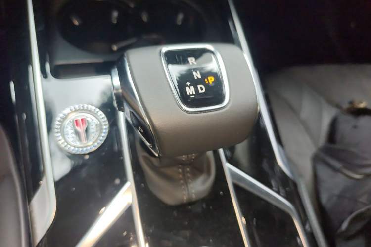 Used Hongqi HS5 2022 Revised Version 2.0T Smart Connect Flagship Edition Gear Lever