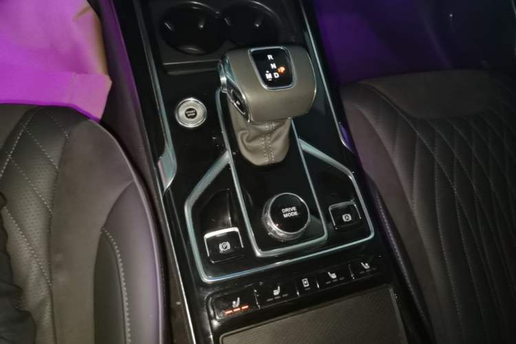 Used Hongqi HS5 2022 2.0T Smart Connect Flagship Edition Gear Lever