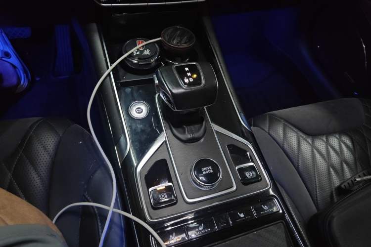 Used Hongqi HS5 2022 2.0T Smart Connect Flagship Enjoyment Purchase Edition Gear Lever