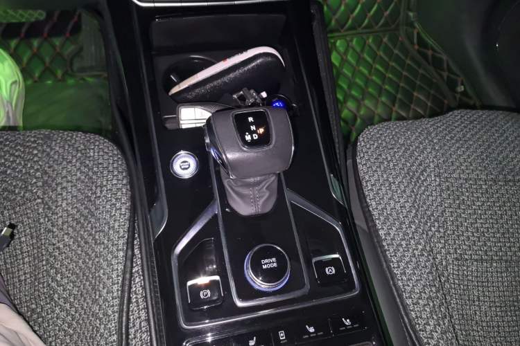 Used Hongqi HS5 2022 2.0T Smart Connect Flagship Edition Gear Lever