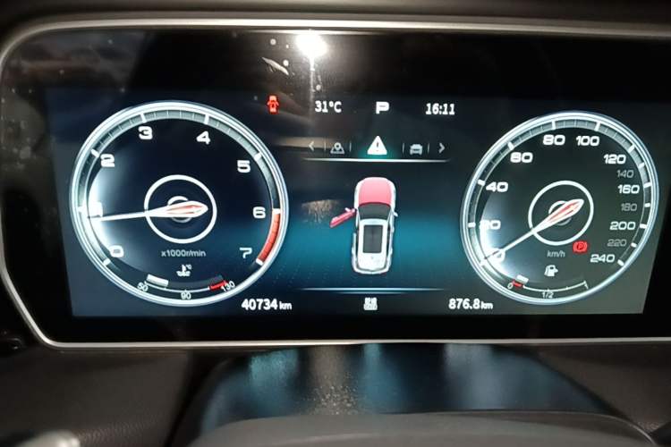 Used Hongqi HS5 2022 Facelifted Version 2.0T Smart Connect Flagship All-Wheel-Drive Edition Instrument Cluster