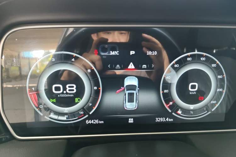 Used Hongqi HS5 2022 Facelifted Version 2.0T Smart Connect Flagship All-Wheel-Drive Edition Instrument Cluster