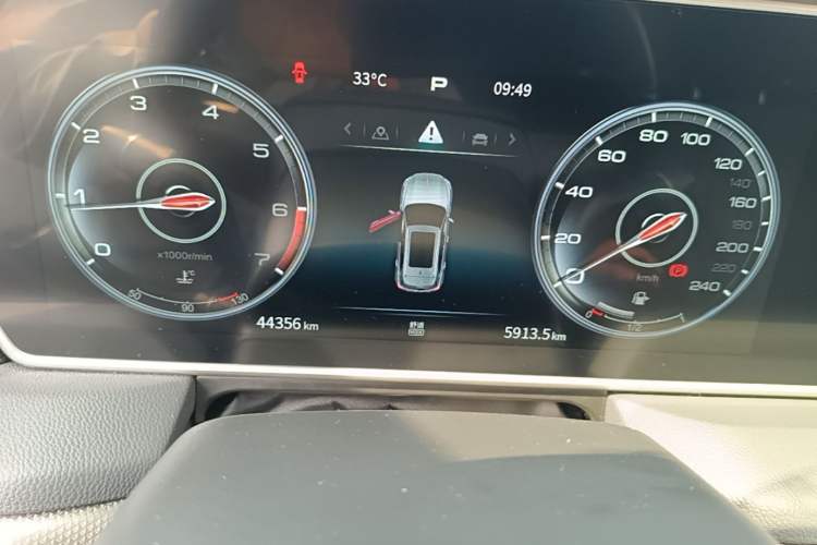 Used Hongqi HS5 2022 Facelifted Version 2.0T Smart Connect Flagship All-Wheel-Drive Edition Instrument Cluster